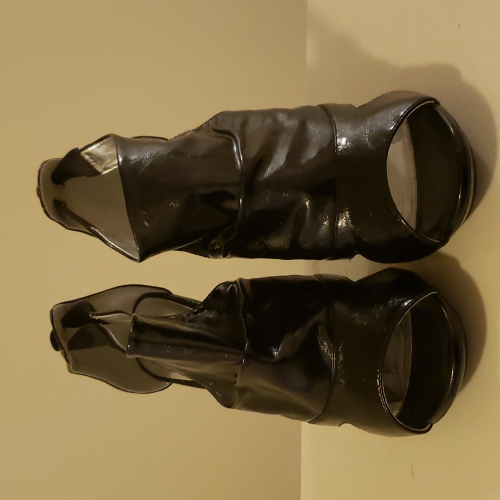 Black heel